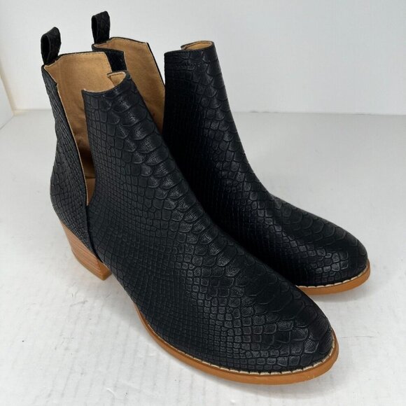Womens Black Reptile Cut Out Almond Toe Booties Slip Size 8 Ankle Boots - Picture 2 of 9